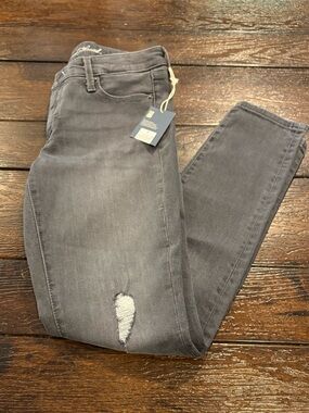 Gray Distressed Women’s Skinny Jeans
